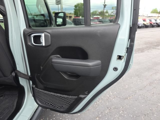 Used 2023 Jeep Wrangler Unlimited w/ Sun & Screen Package AWD/4WD image 48