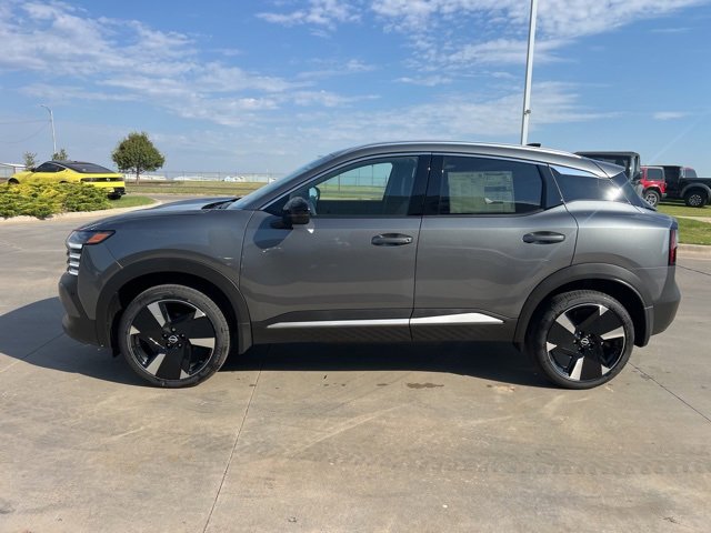 New 2026 Nissan Kicks SR image 4