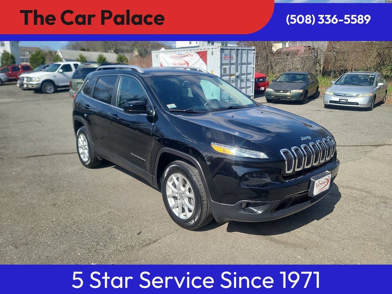 Used 2018 Jeep Cherokee Latitude Plus w/ Cold Weather Group AWD/4WD image 1