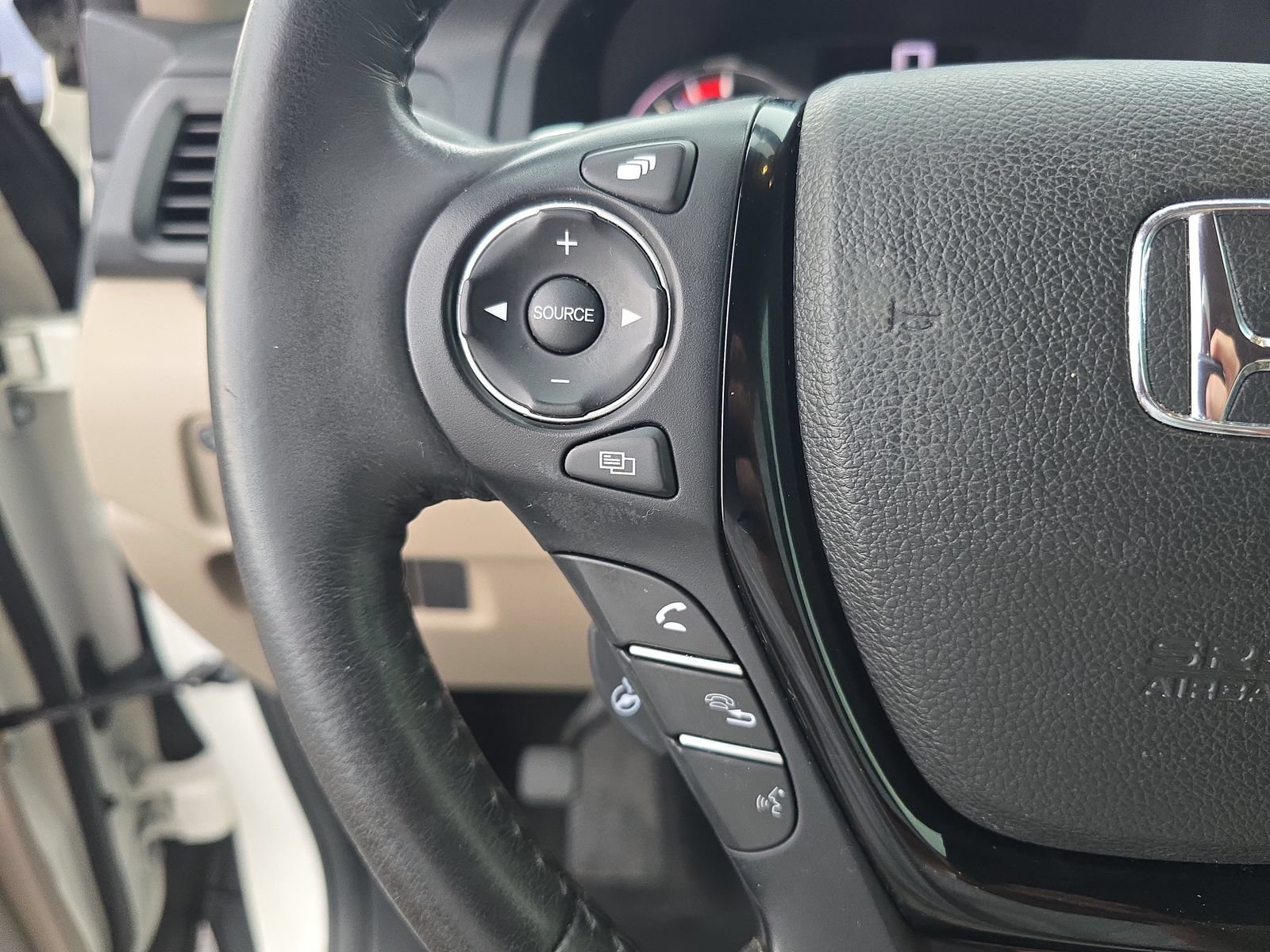 Used 2018 Honda Pilot Elite image 23