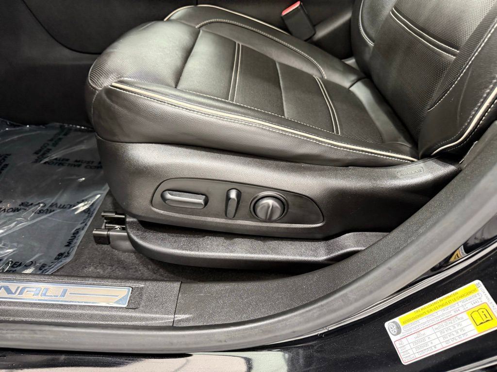 Used 2019 GMC Acadia Denali w/ GMC Pro Grade Package AWD/4WD image 14