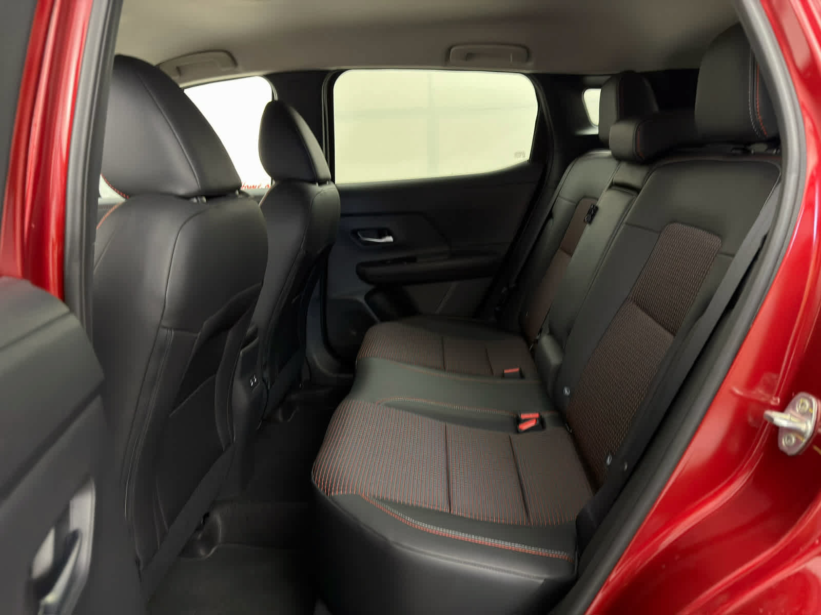 New 2026 Nissan Kicks SR w/ Cold Weather Package FWD image 16