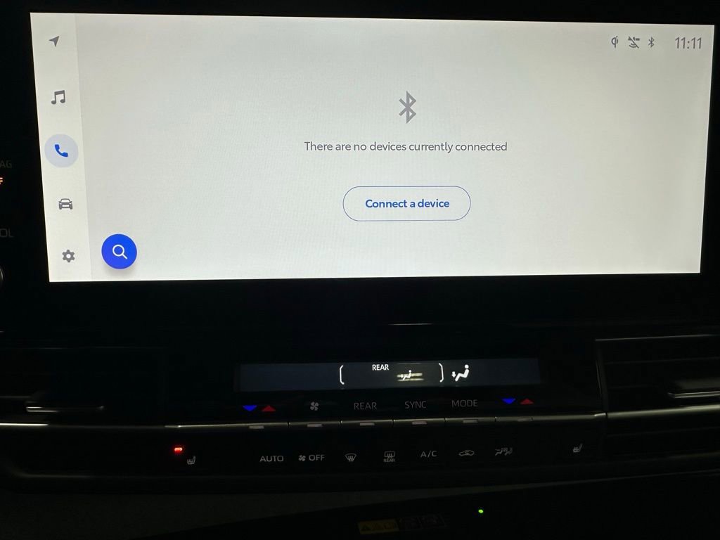 Used 2025 Toyota Sienna XSE image 30