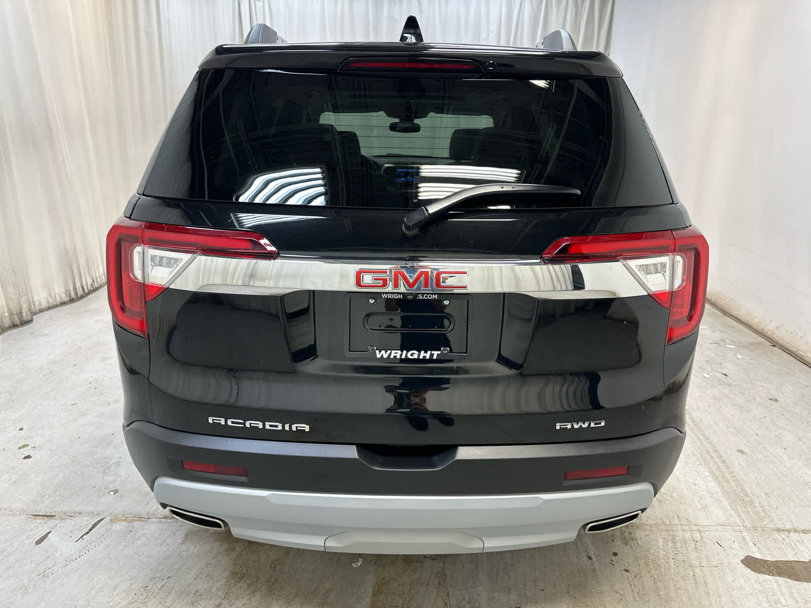 Used 2023 GMC Acadia SLT w/ Preferred Package AWD/4WD image 10