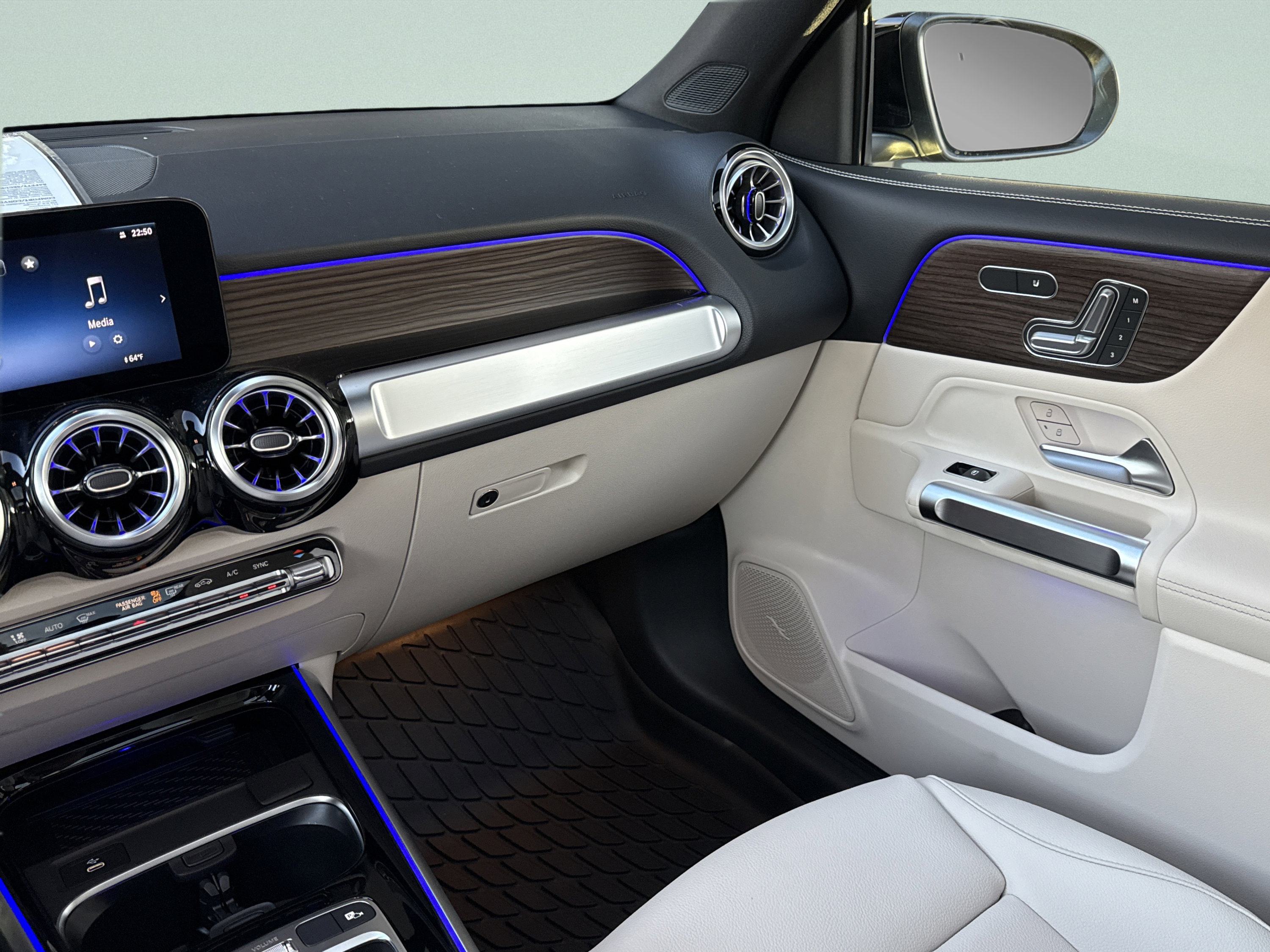 New 2026 Mercedes-Benz GLB 250 image 37
