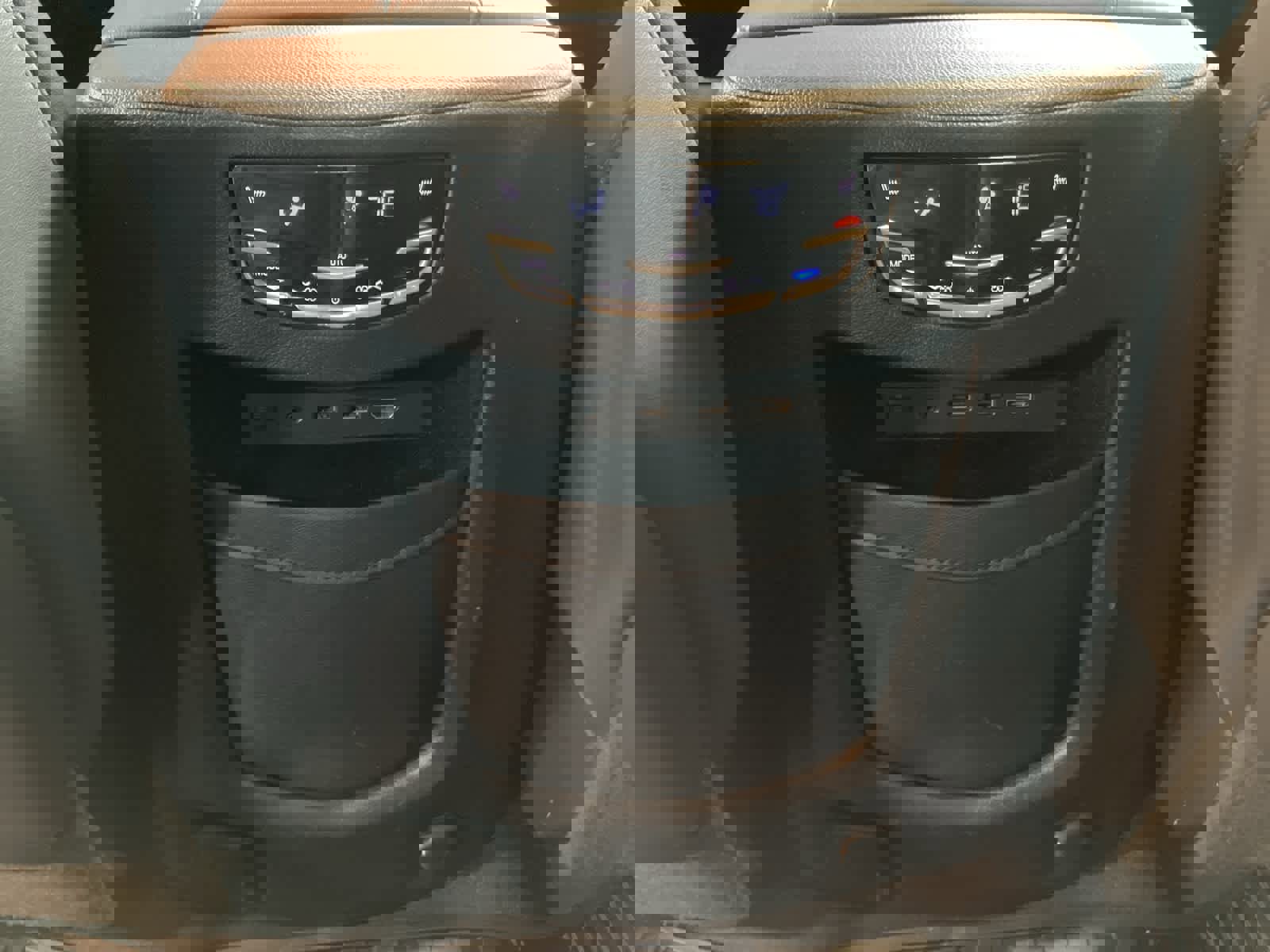 Used 2017 Cadillac Escalade Premium Luxury image 28