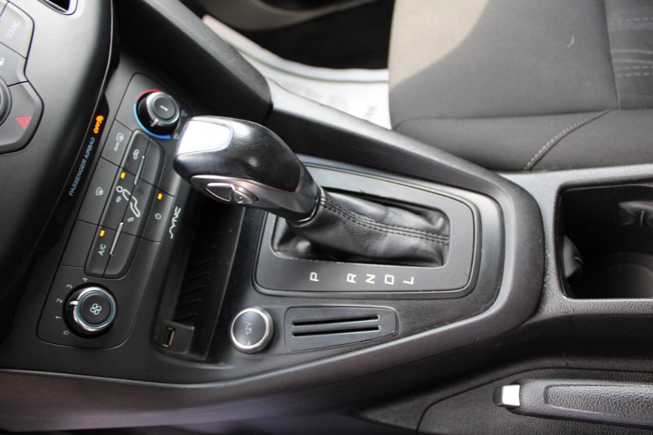 Used 2016 Ford Focus SE image 22