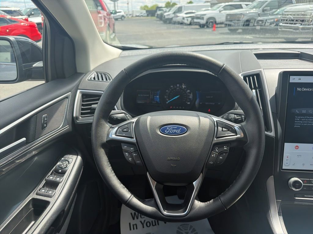 Used 2022 Ford Edge SEL w/ Sport Appearance Package AWD/4WD image 14