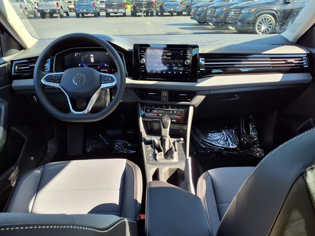 New 2025 Volkswagen Jetta SE image 6