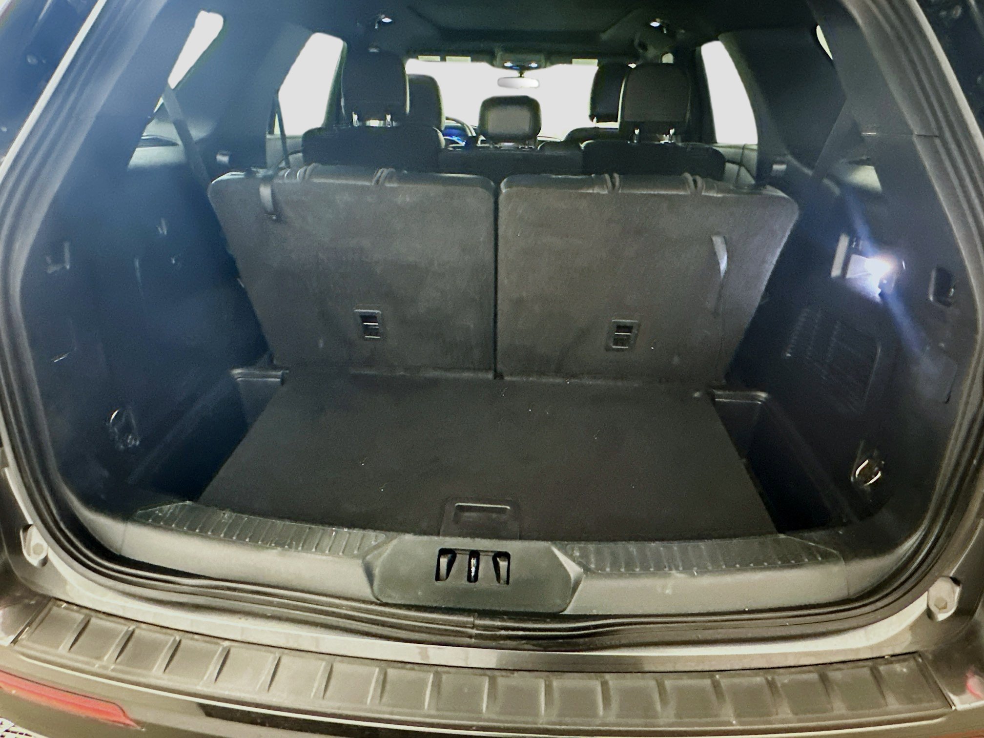 Used 2020 Ford Explorer XLT w/ Equipment Group 202A image 32