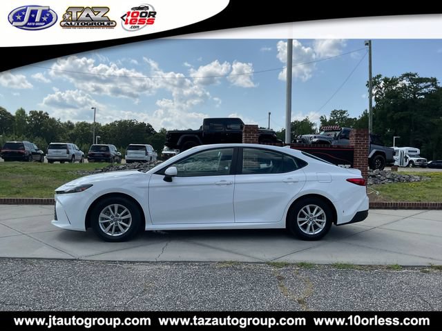 Used 2025 Toyota Camry LE FWD image 4