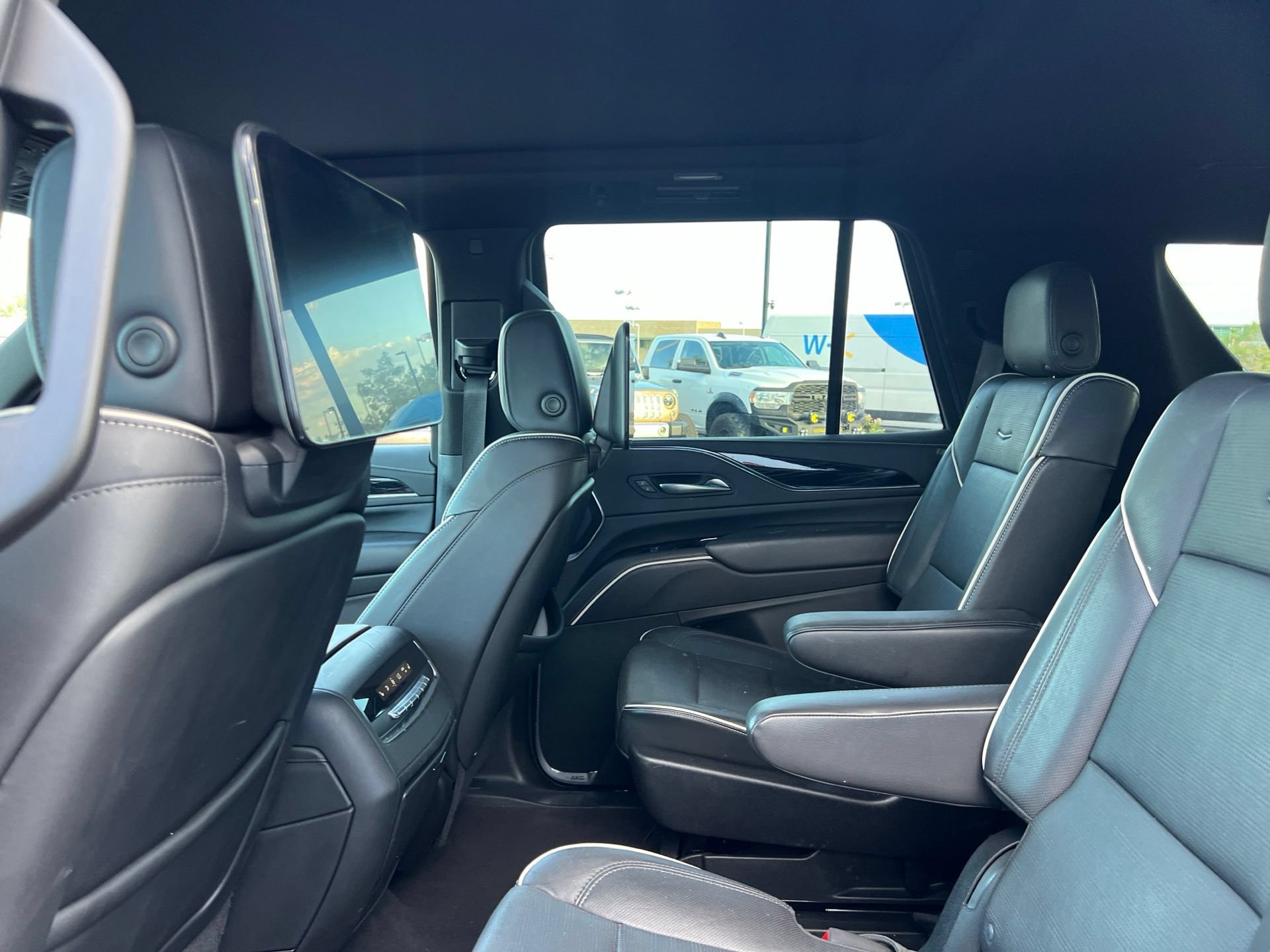 Used 2023 Cadillac Escalade Sport AWD/4WD image 26