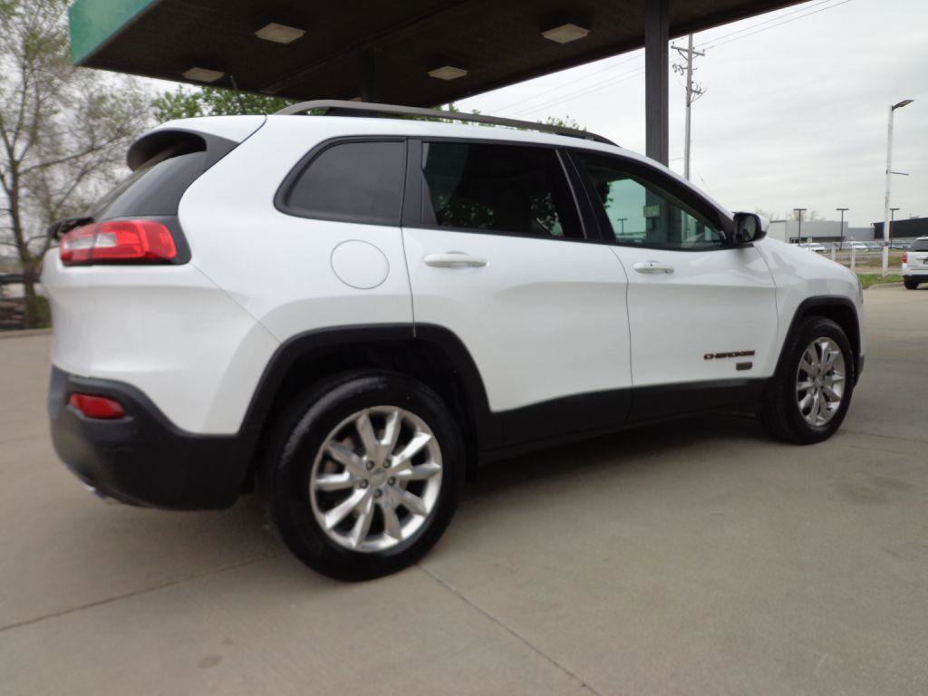 Used 2017 Jeep Cherokee 75th Anniversary AWD/4WD image 4
