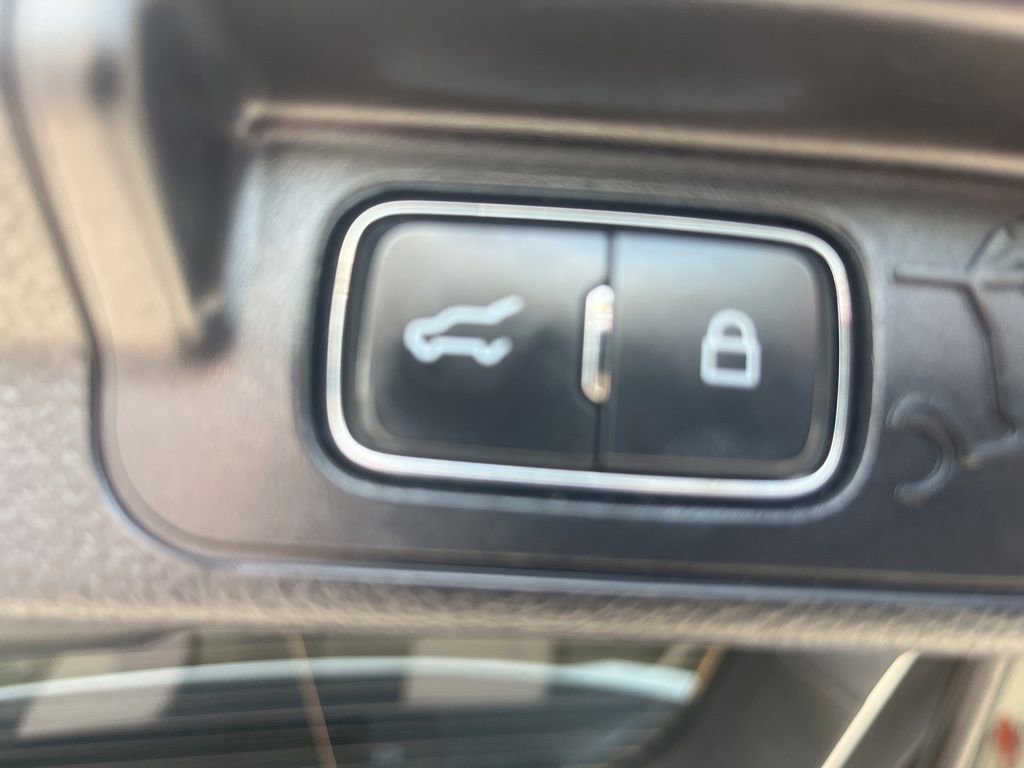 Used 2021 Ford Explorer Limited w/ Hybrid Equipment Group 310A image 15