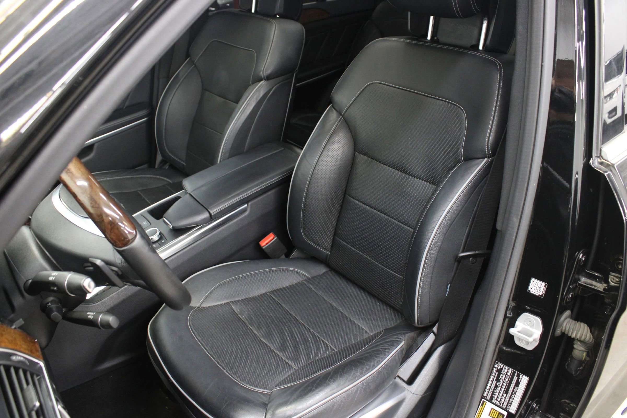 Used 2014 Mercedes-Benz GL 550 4MATIC image 12