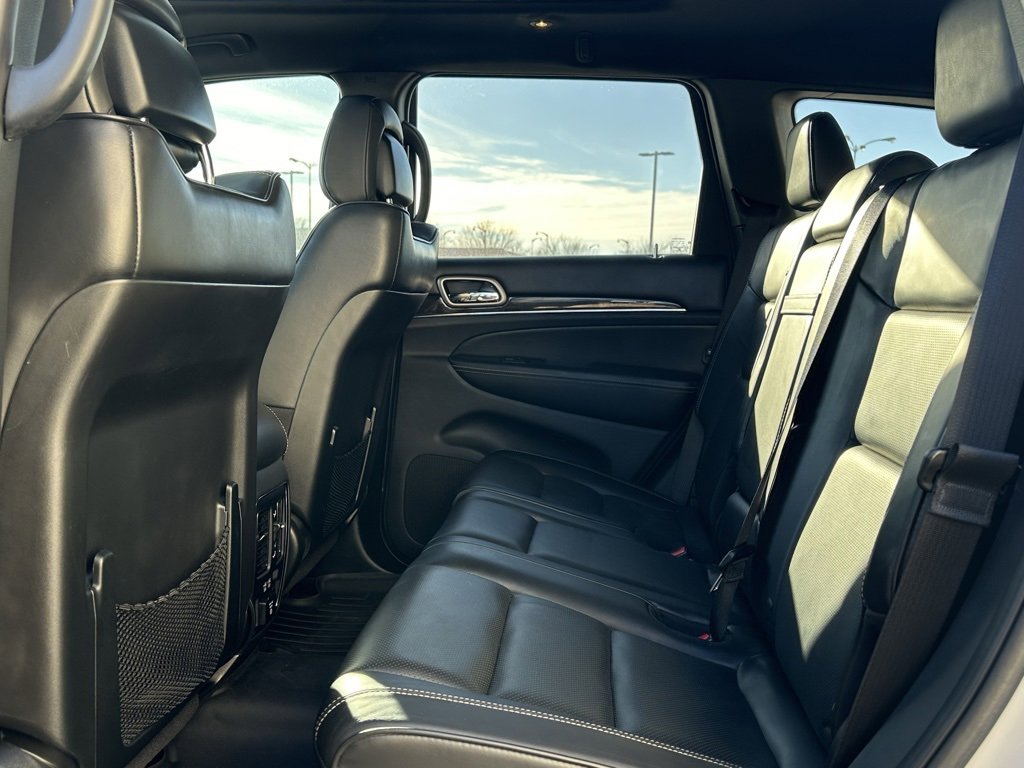 Used 2017 Jeep Grand Cherokee Overland image 12