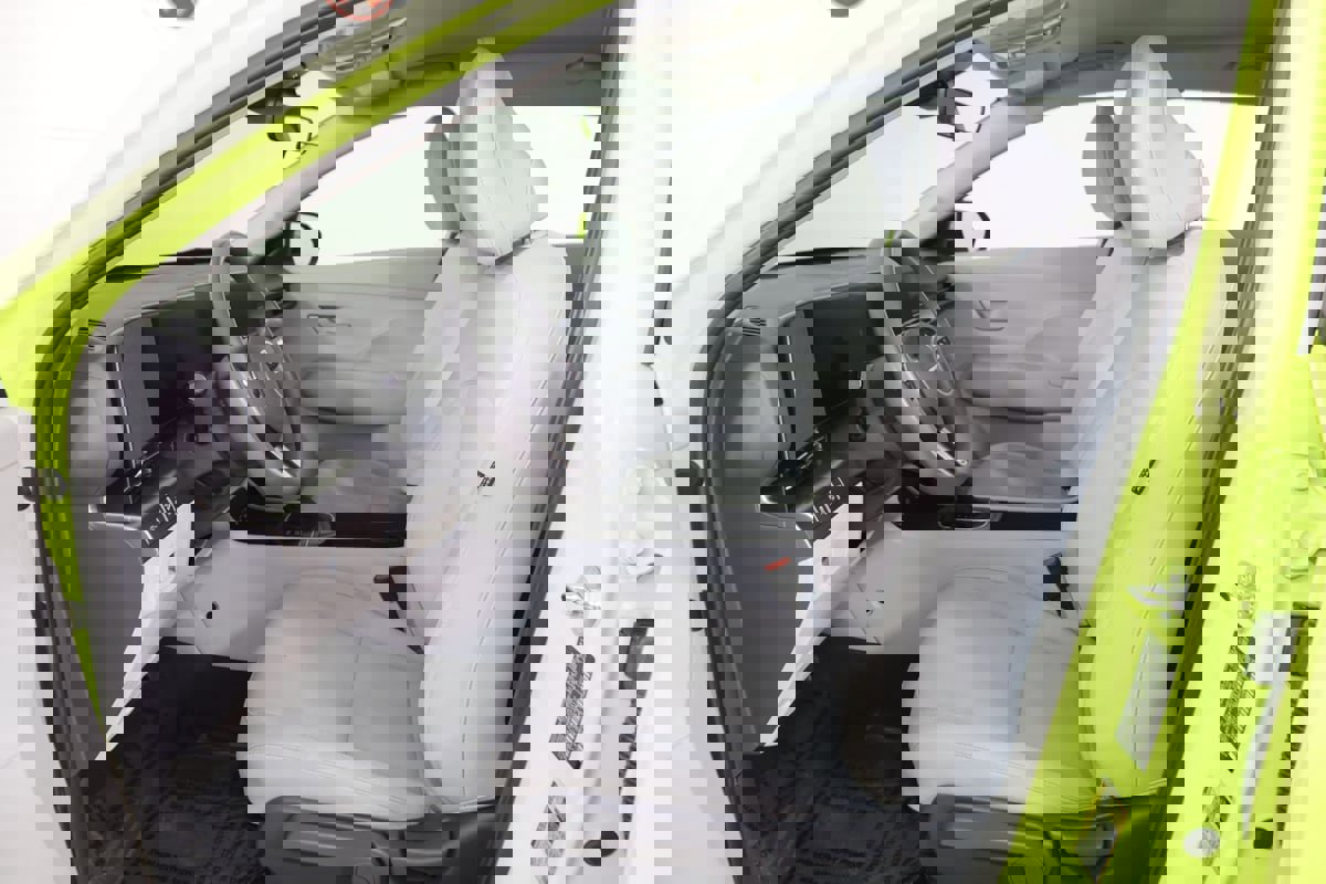 Used 2024 Hyundai Kona SE image 47