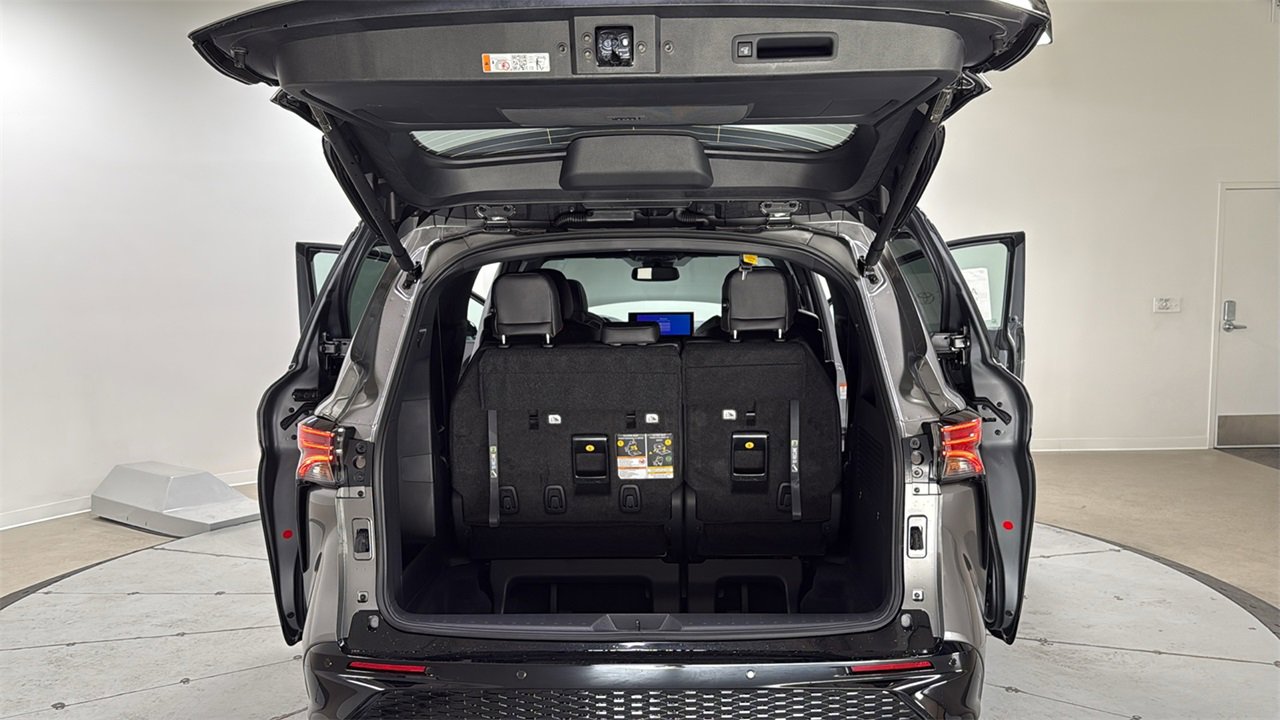New 2026 Toyota Sienna XSE image 16