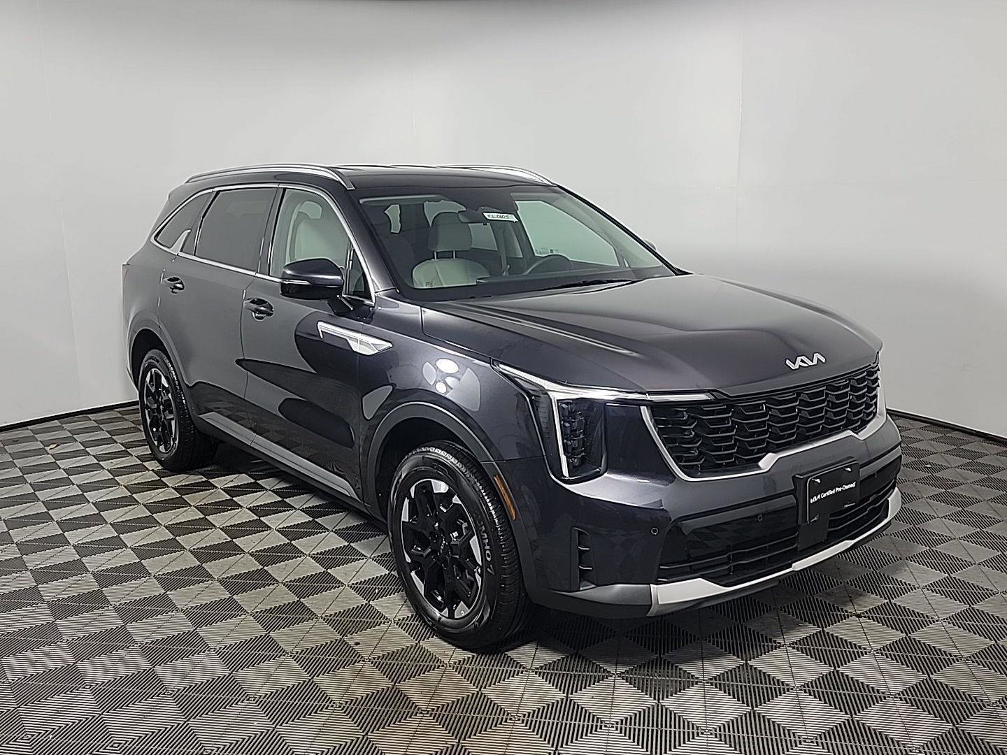 Used 2025 Kia Sorento S