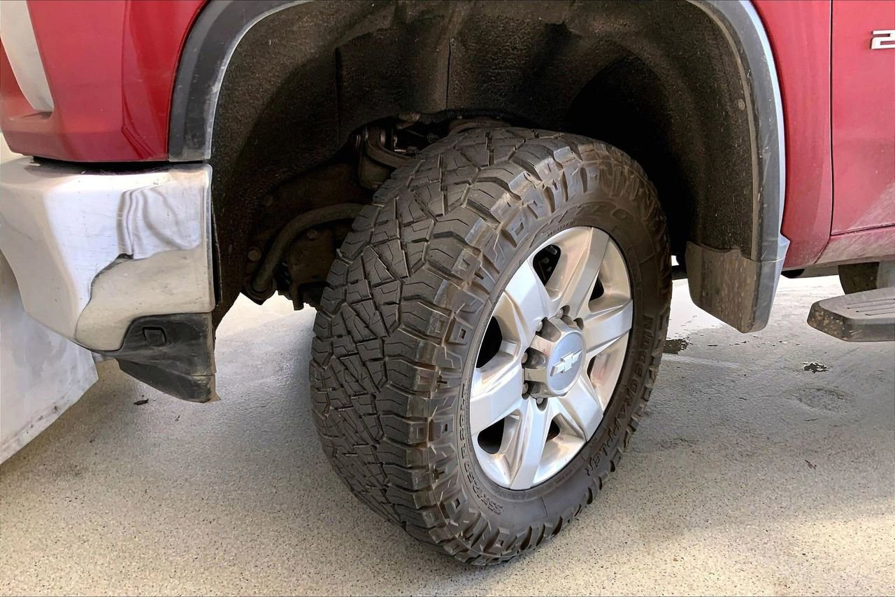 Used 2023 Chevrolet Silverado 2500 LT image 20