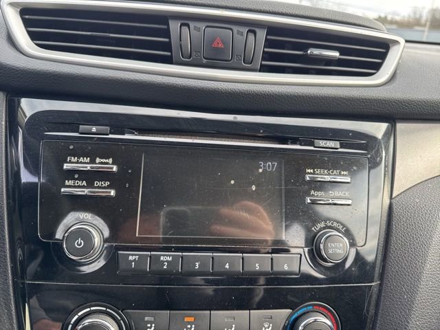 Used 2016 Nissan Rogue S FWD image 16