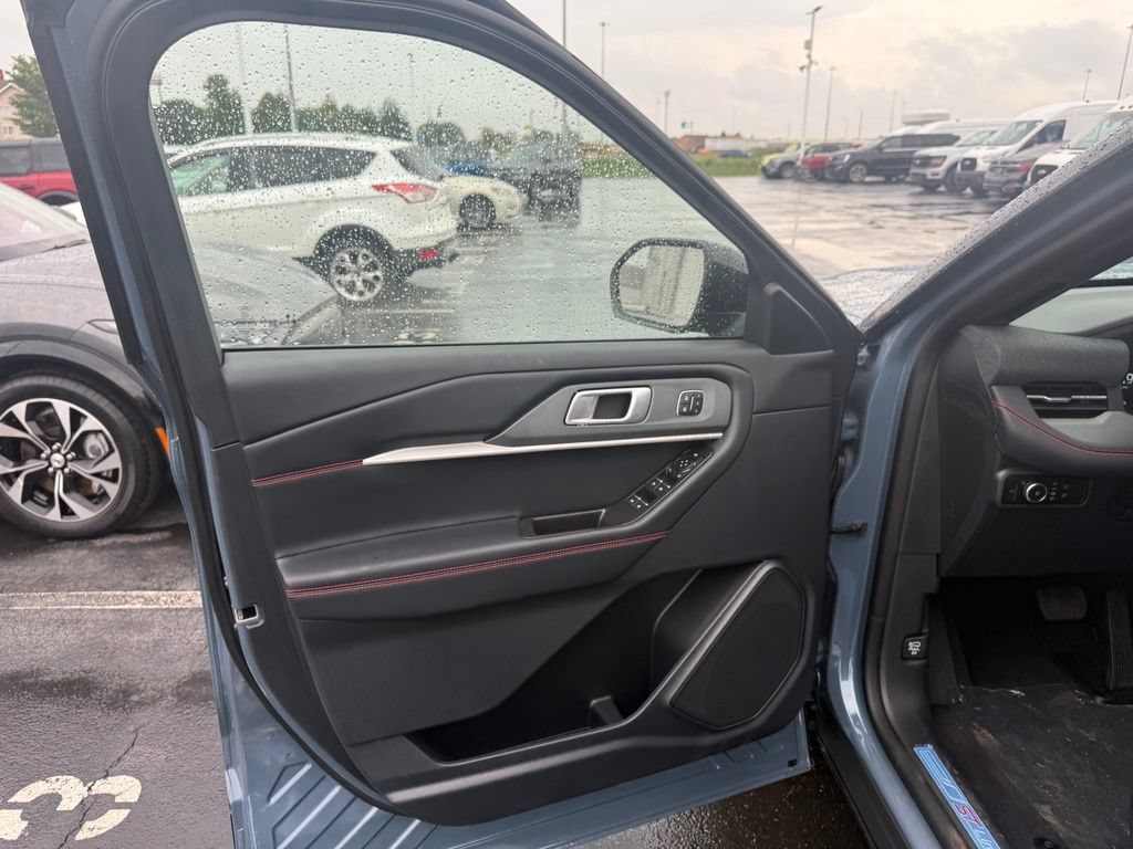 New 2026 Ford Explorer ST-Line w/ ST-Line Street Pack AWD/4WD image 16