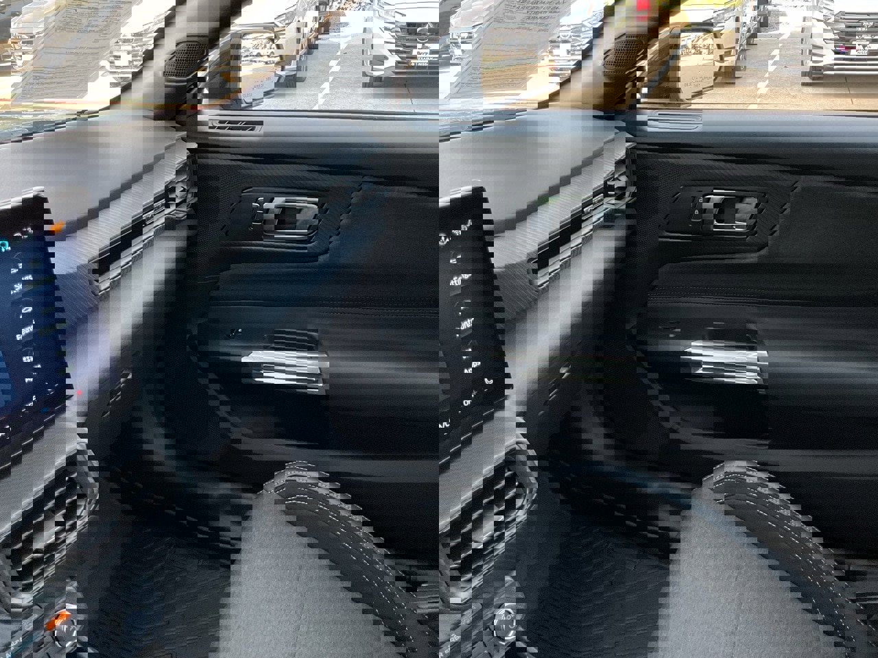 Used 2025 Ford Mustang Coupe image 35