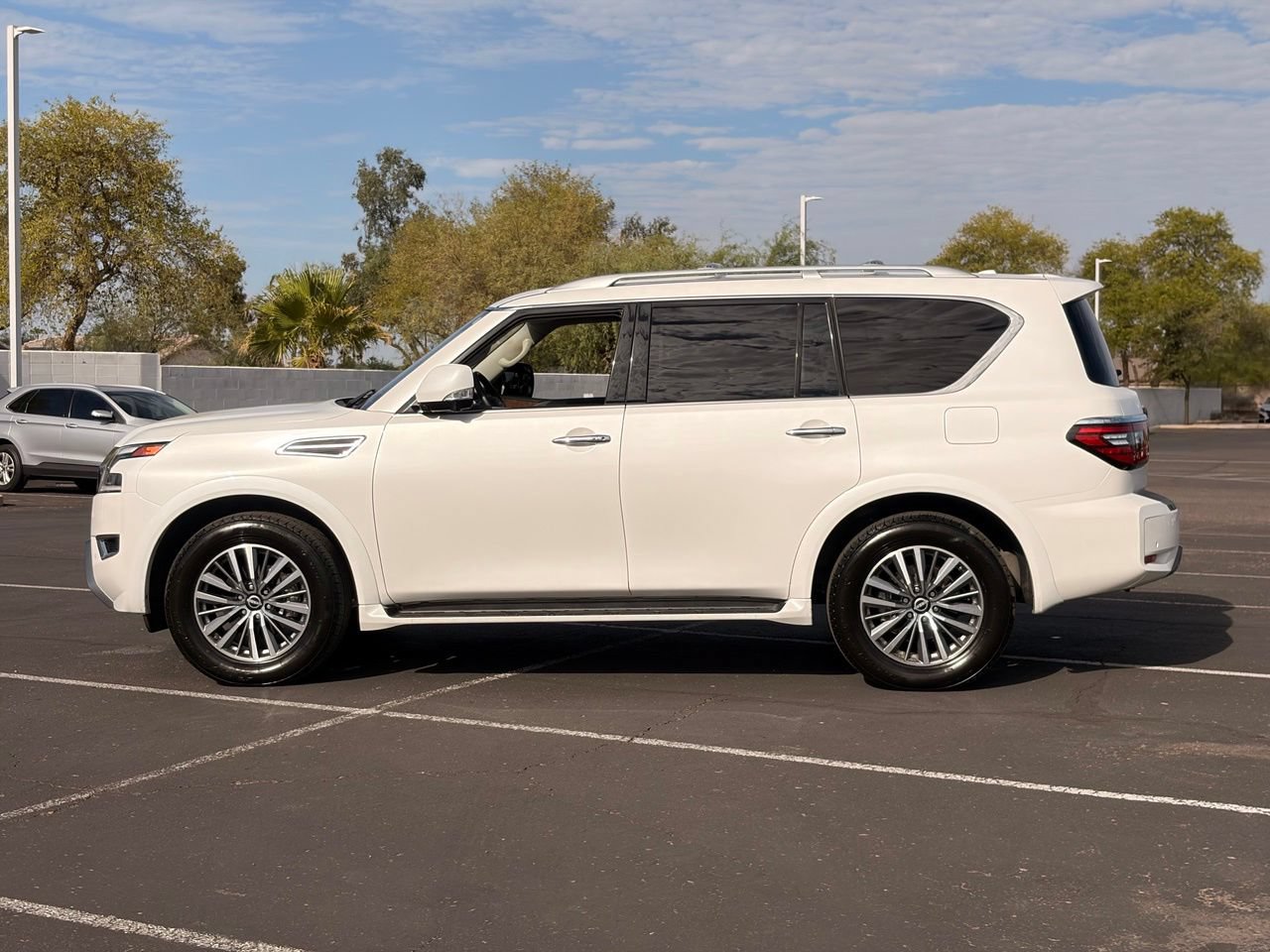 Used 2024 Nissan Armada SL w/ Captain's Chairs Package RWD image 3