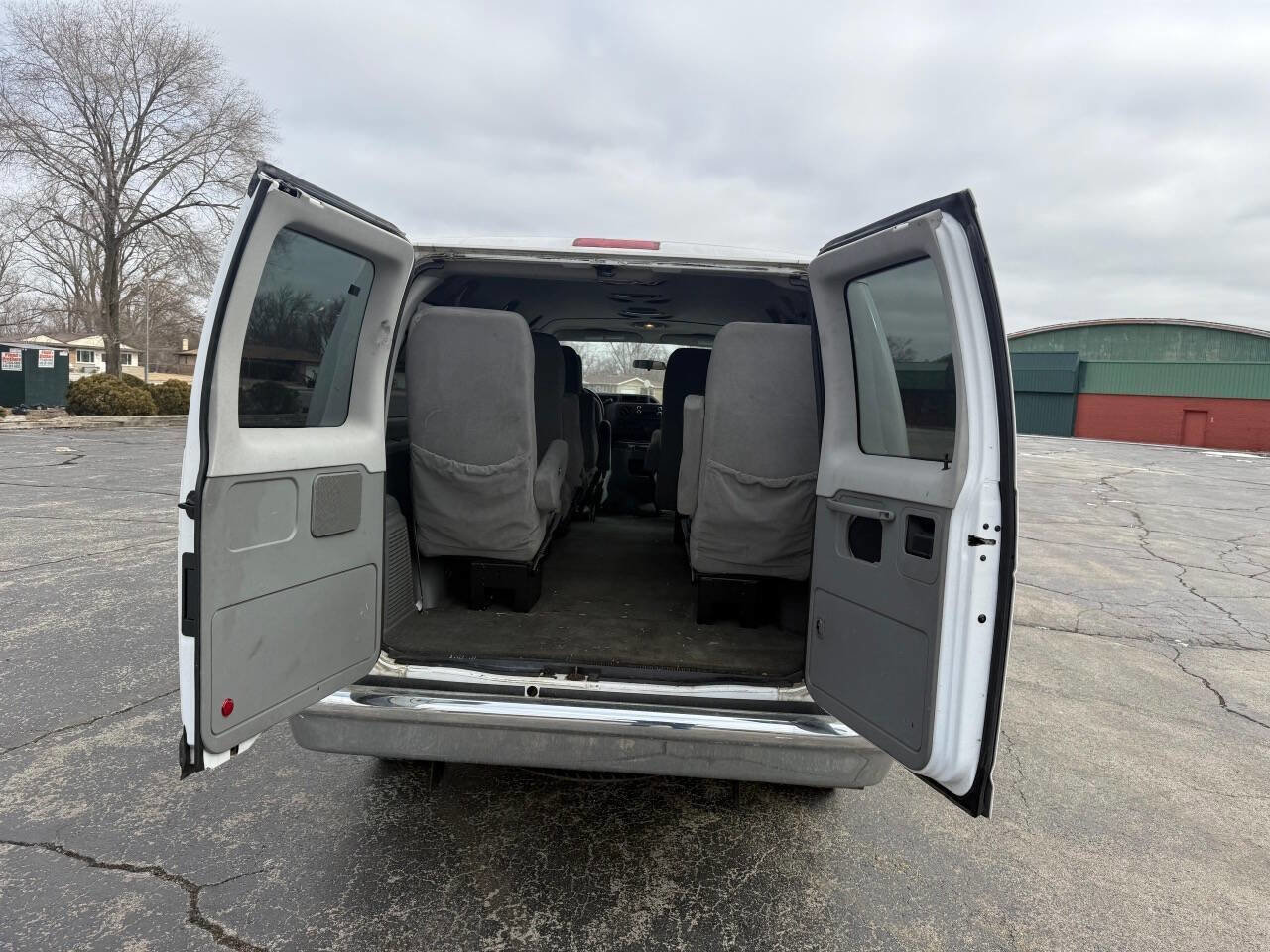 Used 2010 Ford E-150 and Econoline 150 Wagon image 14