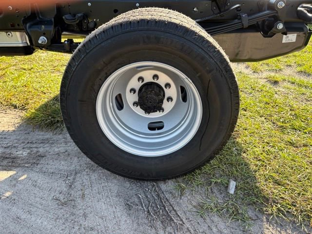 New 2026 Ford F350 XL w/ XL Chrome Package image 24