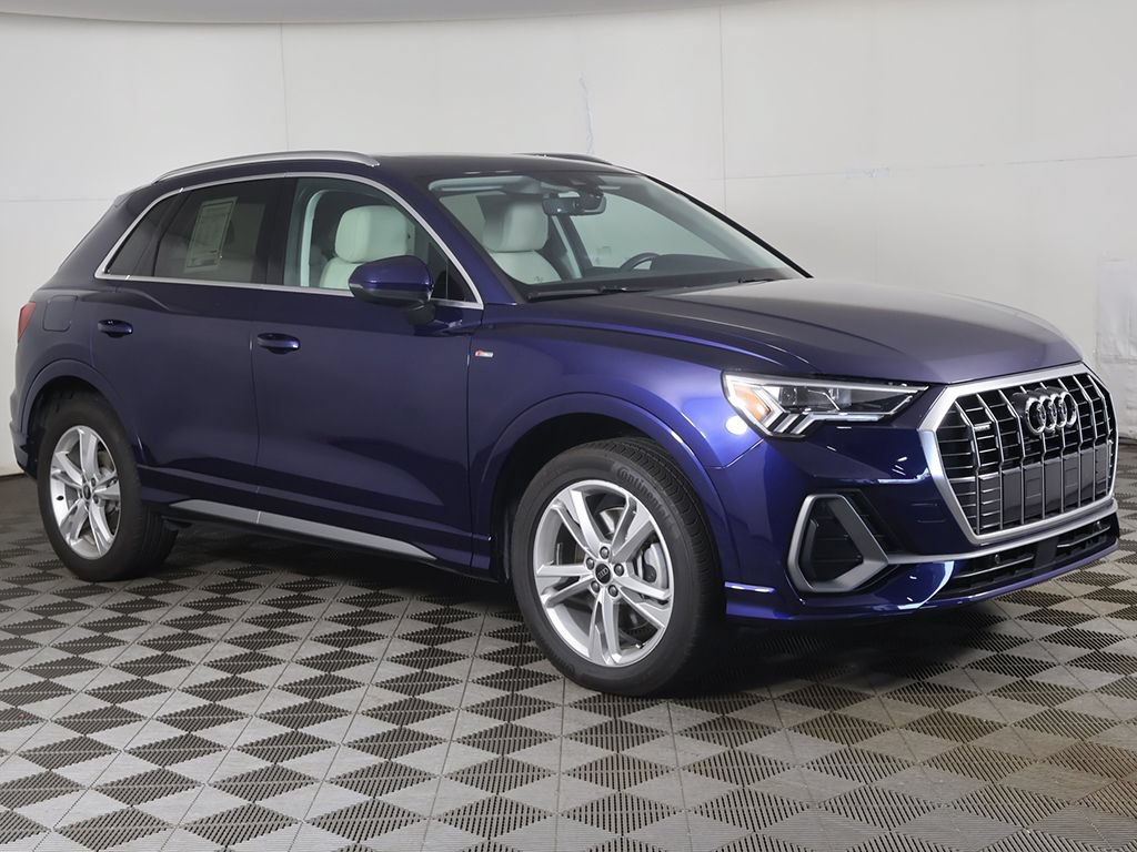 Used 2024 Audi Q3 2.0T Premium Plus w/ Premium Plus Package AWD/4WD image 2