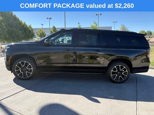 Used 2025 Chevrolet Suburban RST w/ Comfort Package AWD/4WD image 5