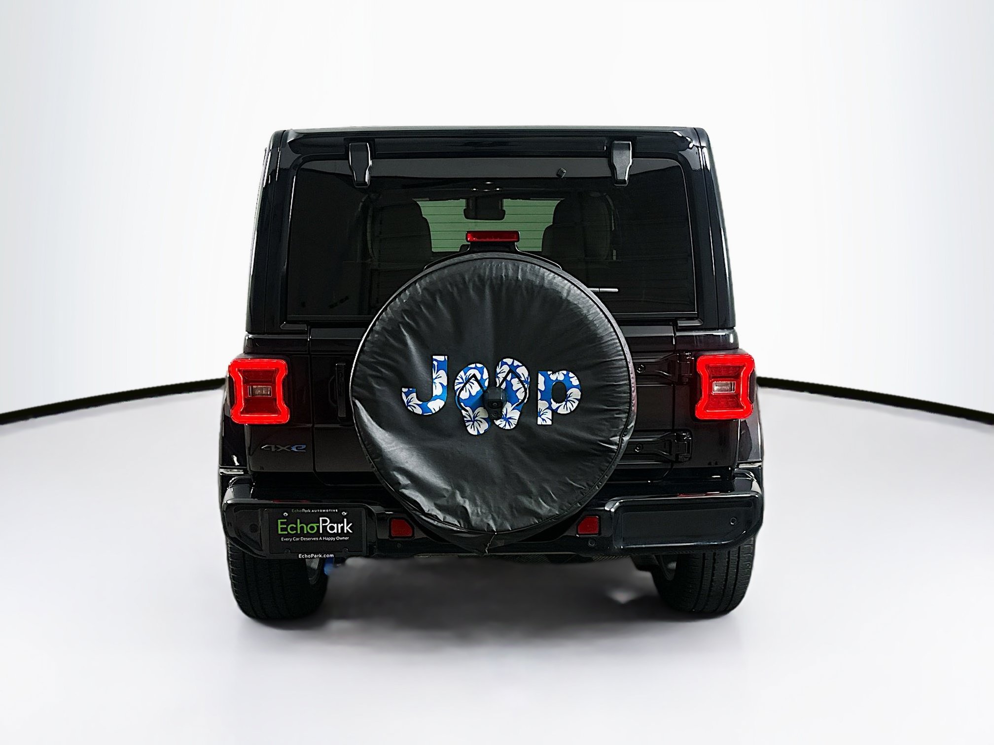 Used 2023 Jeep Wrangler Unlimited Sahara AWD/4WD image 7