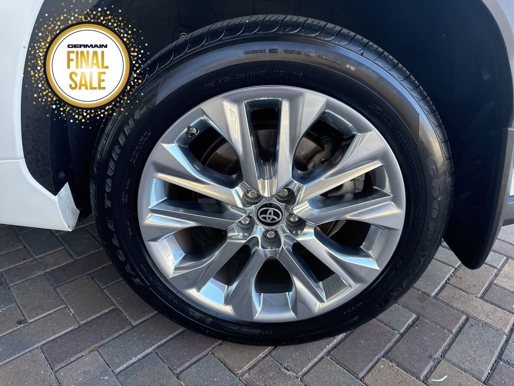 Used 2025 Toyota Highlander Limited image 11