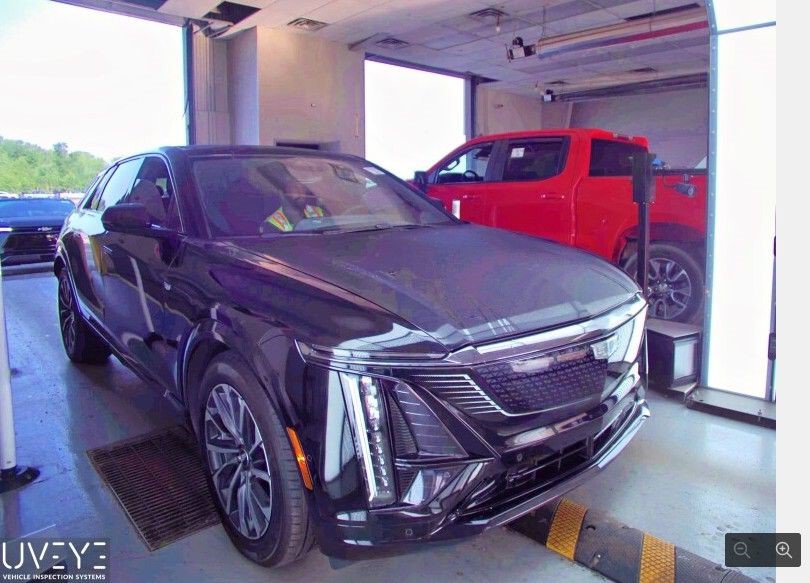 Certified 2024 Cadillac Lyriq Sport AWD/4WD image 2