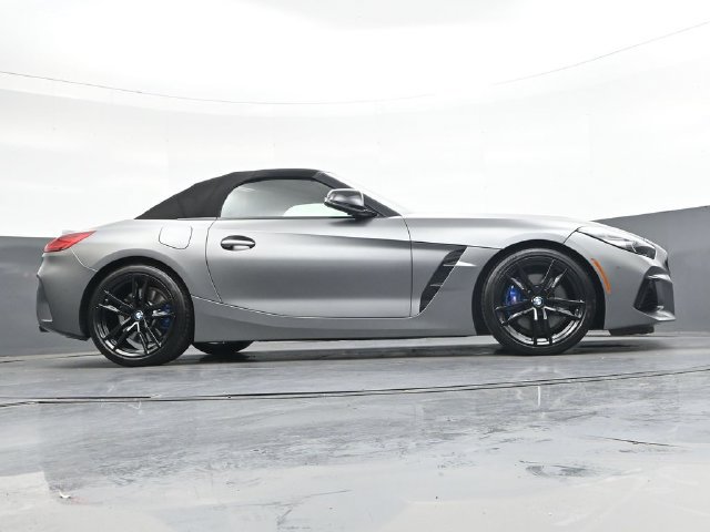 Used 2021 BMW Z4 M40i w/ Executive Package RWD image 31