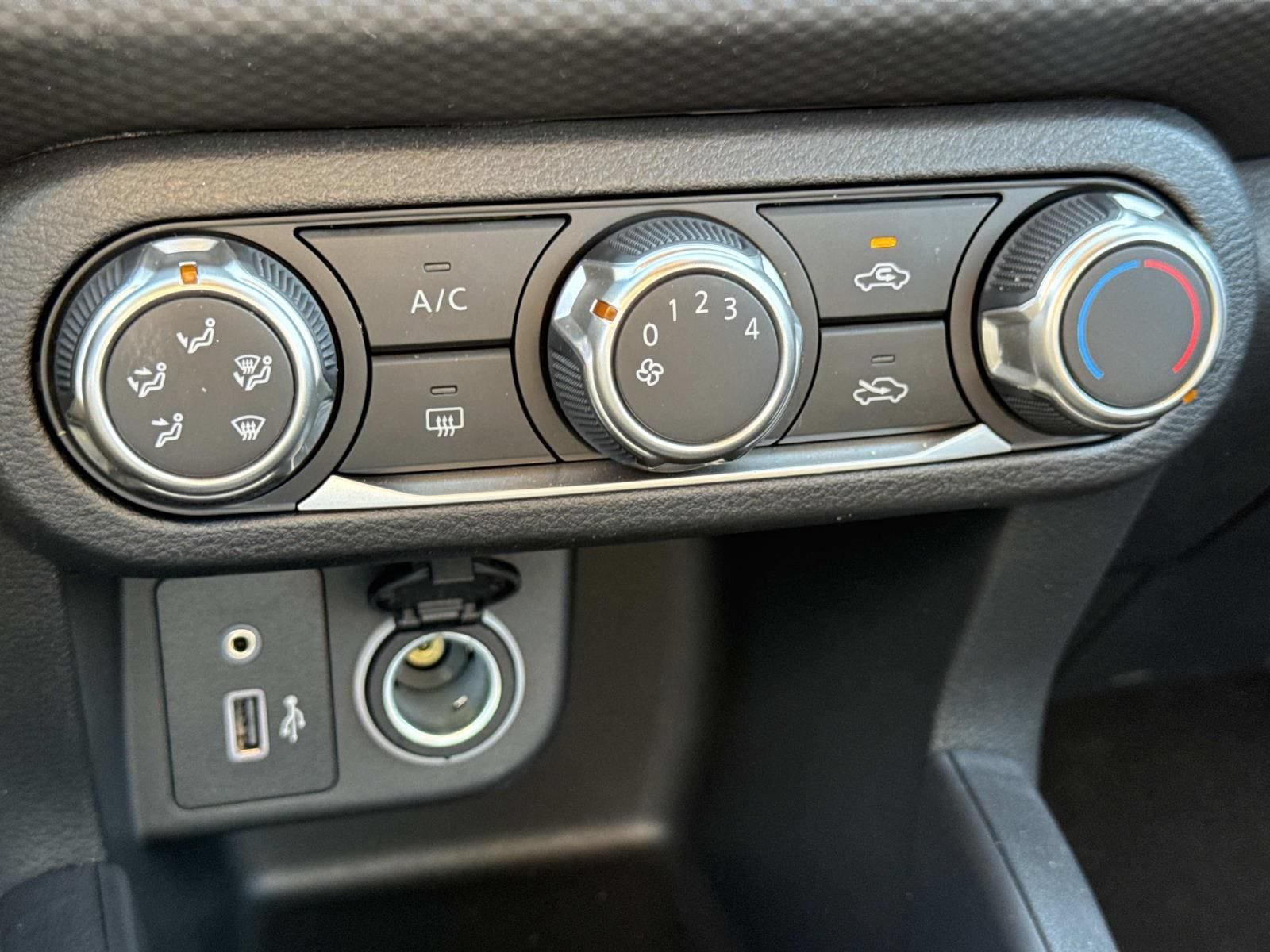 Used 2025 Nissan Kicks Play S FWD image 34