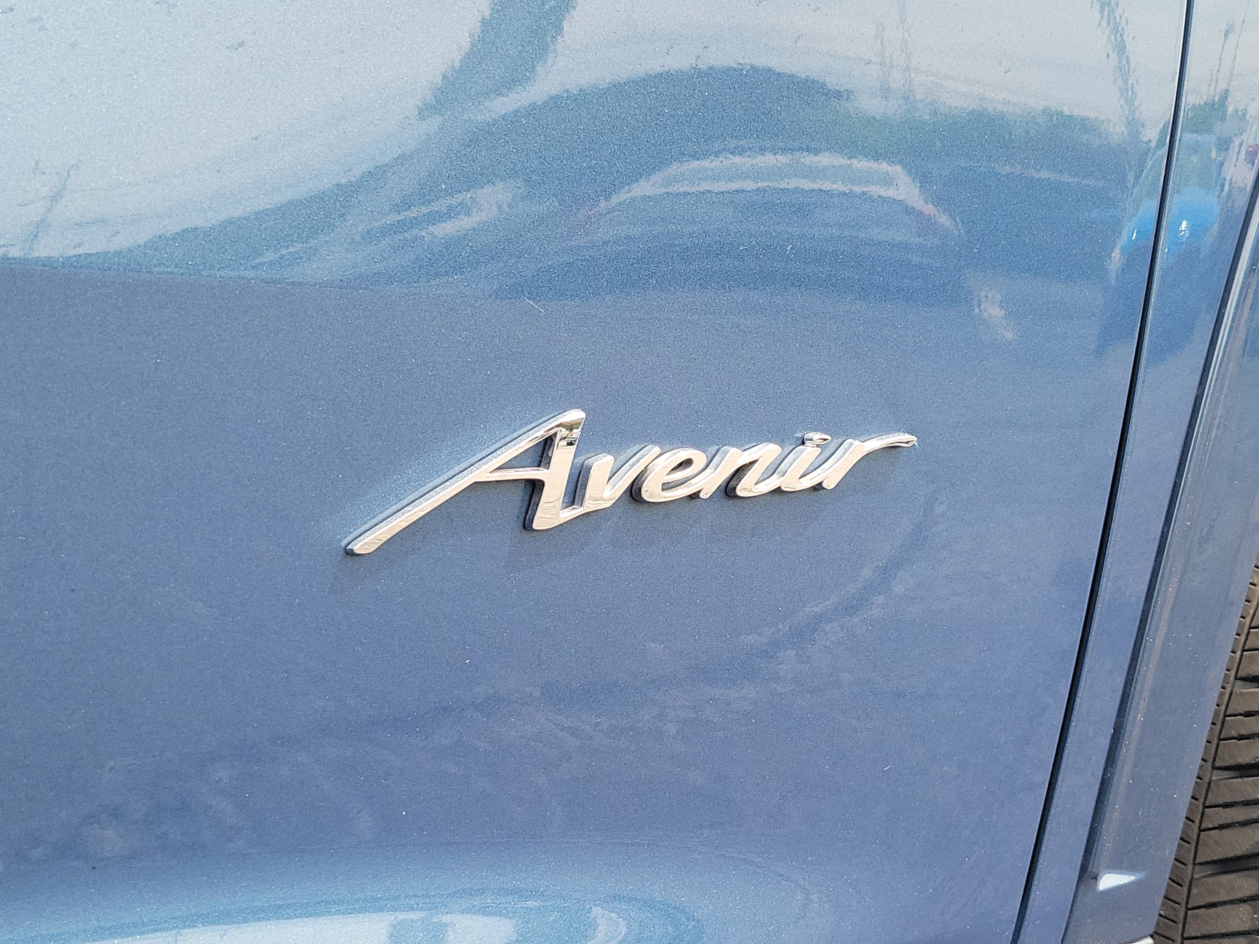 Used 2025 Buick Enclave Avenir FWD image 6