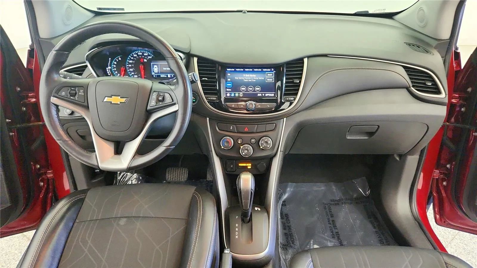 Used 2020 Chevrolet Trax LT w/ Driver Confidence Package FWD image 34