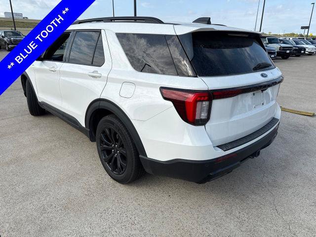 Certified 2025 Ford Explorer ST-Line w/ Premium Package RWD image 8