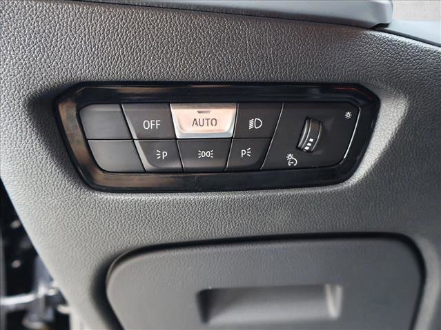 Used 2019 BMW 330i Sedan w/ Premium Package image 15