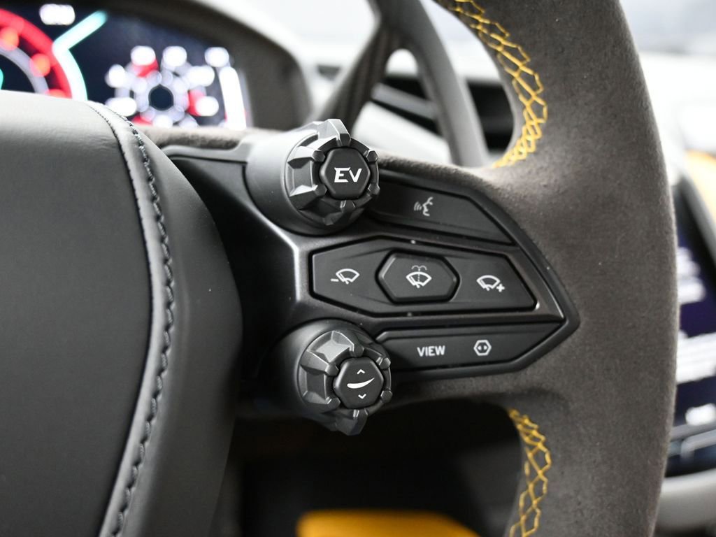 Used 2024 Lamborghini Revuelto image 21