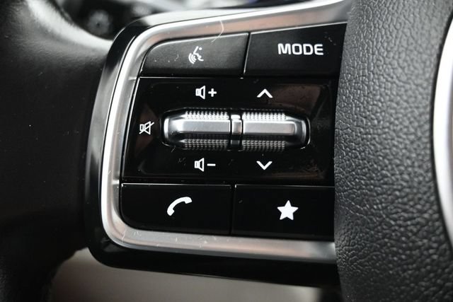 Used 2022 Kia Carnival LX FWD image 20