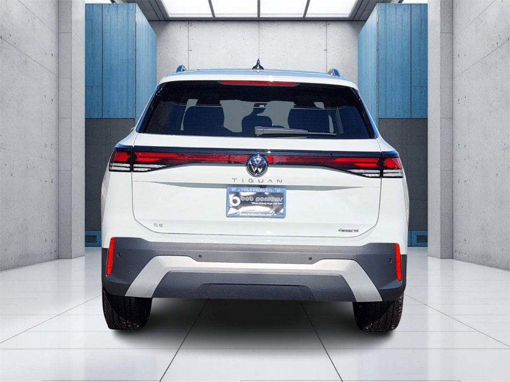 New 2025 Volkswagen Tiguan SE image 28