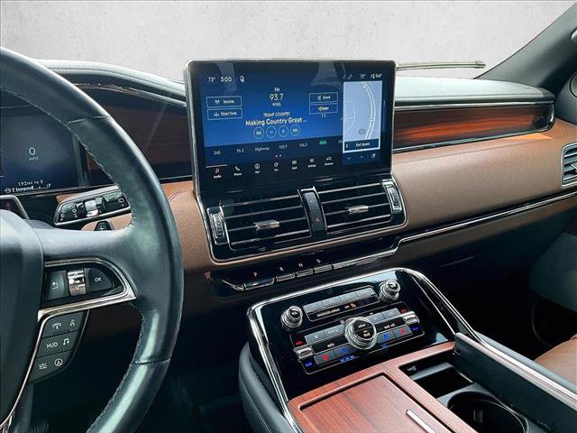 Used 2022 Lincoln Navigator Reserve RWD image 8