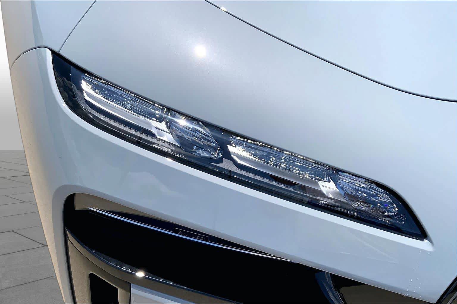 New 2026 BMW 750e xDrive w/ Executive Package AWD/4WD image 13
