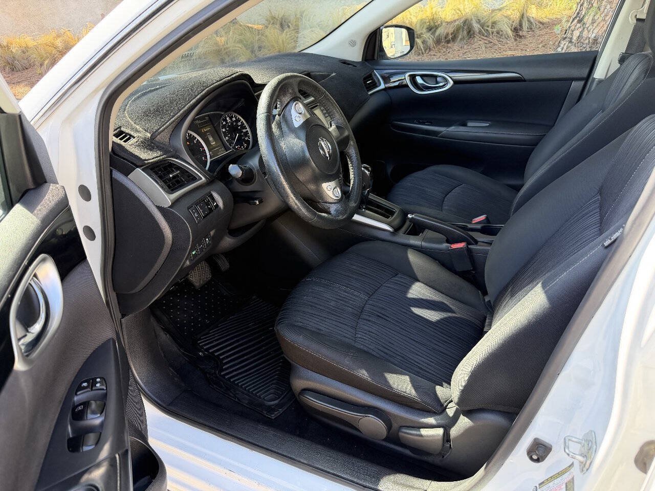 Used 2018 Nissan Sentra SV FWD image 5