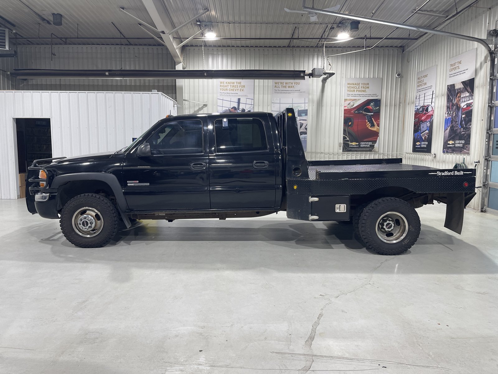 Used 2003 GMC Sierra 3500 SLE w/ Skid Plate Package AWD/4WD image 5