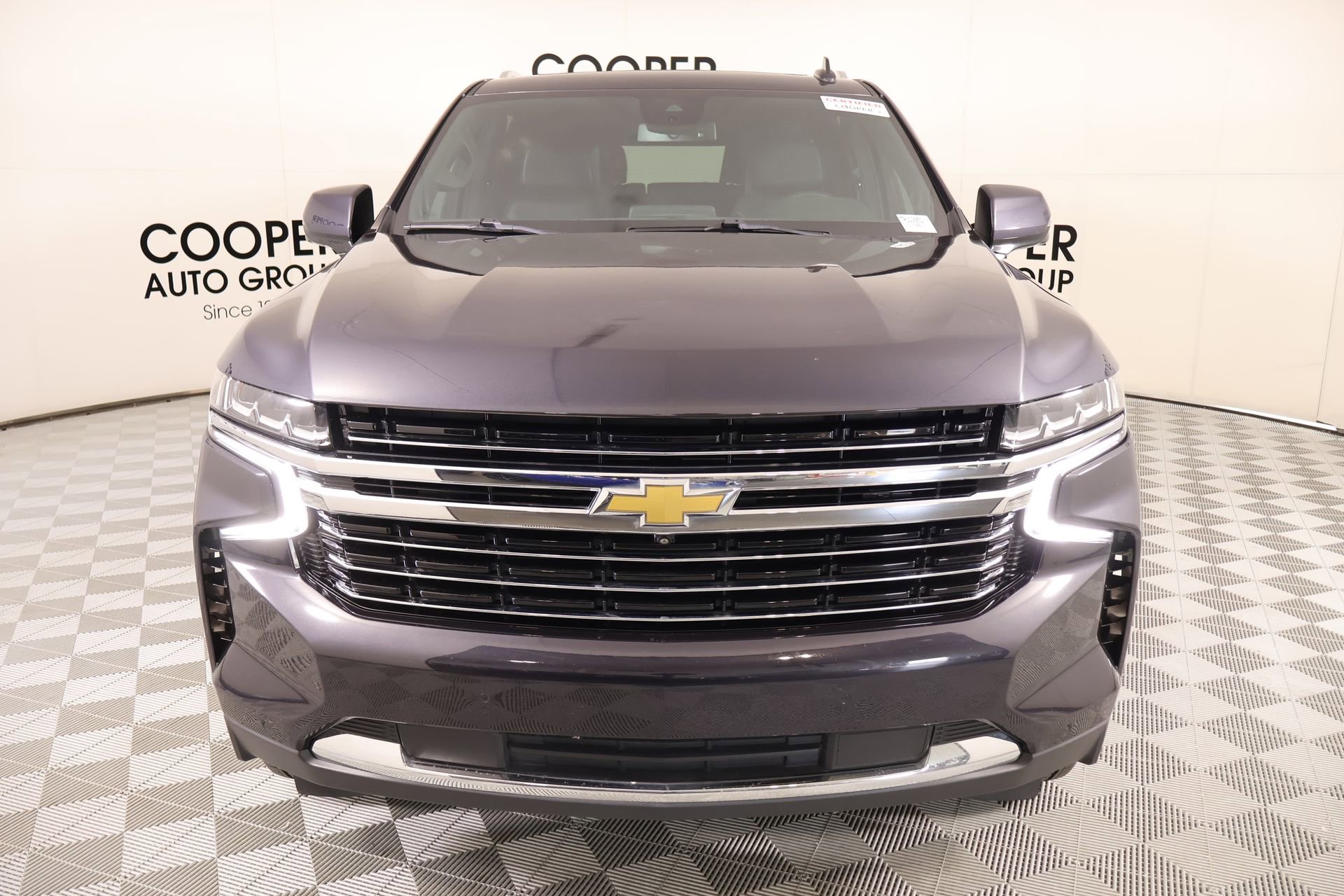 Used 2023 Chevrolet Suburban LT w/ Luxury Package image 9