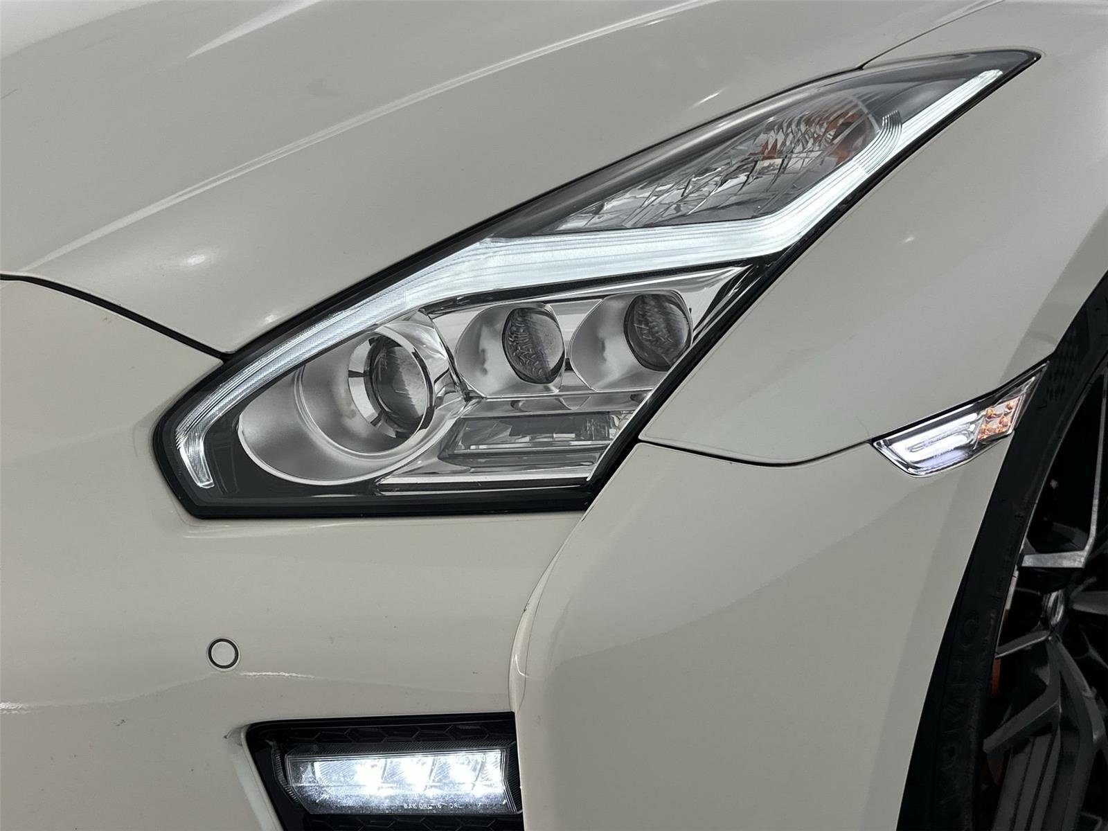 Used 2018 Nissan GT-R Premium image 28